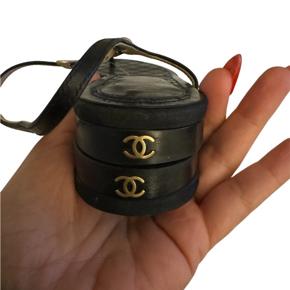 CHANEL Pearl Drop CC logo thongs 37C - Picture 7 of 12